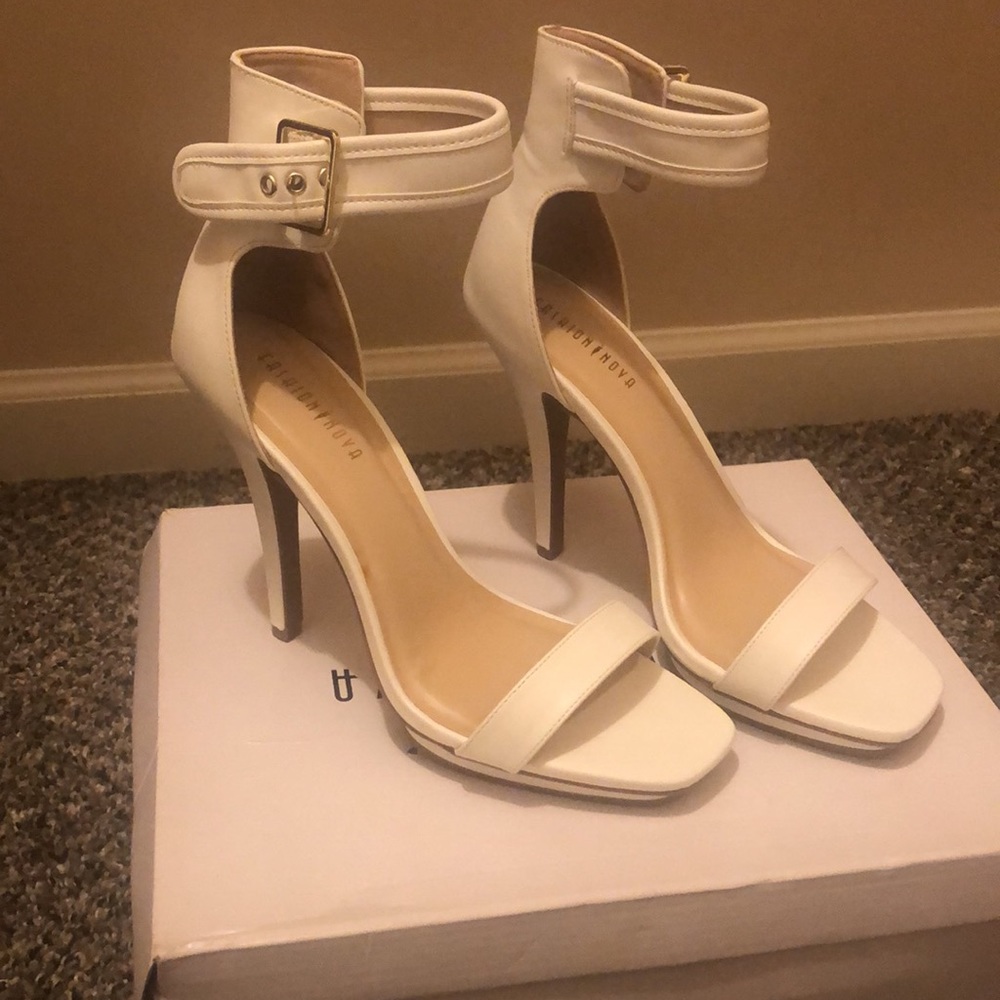 NWB - Fashion Nova Heels